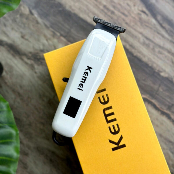 Kemei KM - 809A PROFESSIONAL TRIMMER with 240min Runtime. Trimmer 120 min Runtime 4 Length Settings